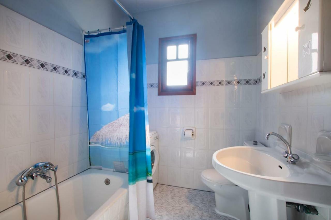 Roumeliotis House Apartment Karpathos Town  Exterior photo